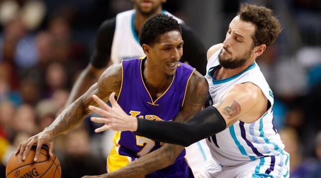 正是由于他 正是由于他